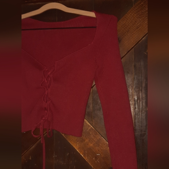 🌟3/50 V-Neck Red Crop Top Sweater - Picture 2 of 7